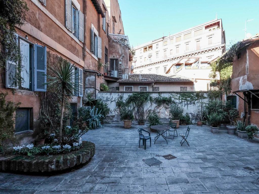 Ancient Trastevere Vespa Loft Rome Exterior photo