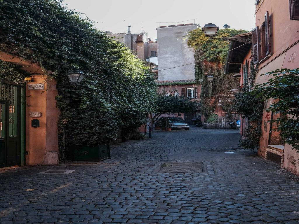 Ancient Trastevere Vespa Loft Rome Exterior photo